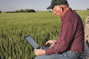 Coldiretti, Ministero del Lavoro e Google uniscono le forze per aumentare l’alfabetizzazione informatica da e verso le aziende: in tutta Italia arrivano gli “Agriweb Advisor”. E domani a Roma presentano un dossier sul lavoro giovanile in agricoltura