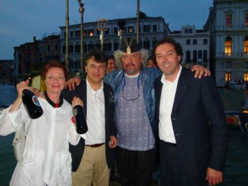 Uno dei più grandi artisti contemporanei, Alexander Ponomarev: passione per il Prosecco