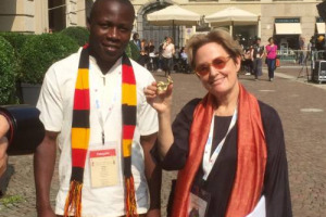 L’orto come luogo di educazione, come simbolo di “rivoluzione” (anche culturale) e come strumento di creazione di una identità culturale: i racconti dagli Usa (Alice Waters e Ronnie Finley) all’Africa (Edie Mukiibi) e non solo, a Terra Madre