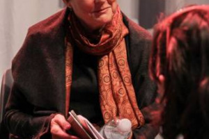 La “meglio gioventù”, così il fondatore Slow Food Carlo Petrini chiama i giovani agricoltori del mondo a Milano per “Terra Madre Giovani”. Ai quali Alice Waters dice: “il gusto vero cambierà il mondo”. Come? Latouche: “cercando l’abbondanza frugale”