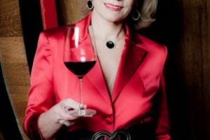 Dopo Manara (2010), Duff (2011), Faccincani (2012) e Kandinsnkij (2013), la griffe veneta Allegrini sceglie gli &ldquo;animaletti&rdquo; di Rodriguez Alves per la limited edition de La Grola 2014 - e per festeggiare la certificazione di &ldquo;Biodiversity Friend&rdquo;