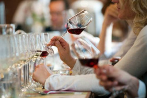 Osservatorio del Vino: nel 2015 bene anche il mercato interno, con gli acquisti in gdo trainati da bollicine (Prosecco in primis) cresciuti in volume (+0,7%) e valore (+1,3%). Conferma del boom Usa all&rsquo;export: vale oltre 1 miliardo di euro (+13,6%)