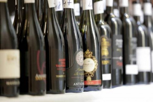 Anteprima Amarone - I migliori assaggi di Winenews dei vini in bottiglia pronti ad entrare sul mercato. Amarone della Valpolicella 2013: un&rsquo;annata particolare, giudicata di qualit&agrave; medio-alta, che si gioca nel bicchiere al di l&agrave; delle definizioni
