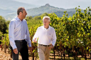 Rumors WineNews - Vino, prime acquisizioni 2018. Mentre il gruppo Illy guarda a Barolo e alla Francia, la sua griffe Mastrojanni investe ancora a Montalcino: acquista una tenuta vicino alla millenaria abbazia di Sant&rsquo;Antimo e di 6 ettari di vigneto