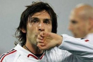 IL MILAN BRINDA CON PIRLO: IL GIOCATORE ROSSONERO PRODUTTORE DI VINO CON LA CANTINA &ldquo;PRATUM COLLER&rdquo; A BRESCIA. E SI PREPARA ALL&rsquo;AVVENTURA MONDIALE, CON LA &ldquo;WINE FAIR&rdquo;, DI SCENA A LONDRA (17-19 MAGGIO). IL VINO ITALIANO ALLA CONQUISTA DEL TAMIGI ...