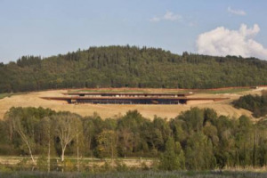 &Egrave; LA CANTINA &ldquo;ANTINORI NEL CHIANTI CLASSICO&rdquo; LA &ldquo;2014 BUILDING OF THE YEAR&rdquo; SECONDO I LETTORI DI &ldquo;ARCHDAILY.COM&rdquo;, UNO DEI PORTALI PI&Ugrave; SEGUITI AL MONDO DI ARCHITETTURA. &ldquo;SIMBOLO DELL&rsquo;UNIONE SIMBIOTICA TRA NATURA ARCAICA E PRODUTTIVIT&Agrave; CONTEMPORANEA&rdquo;