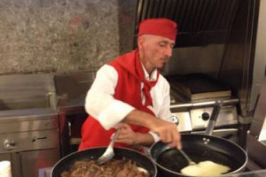 Lo street food ed il suo chef salgono in cattedra alla Bocconi di fronte a manager e dirigenti di aziende. È l’inedito “cursus honorum”, secondo Il Fatto Quotidiano, di “Nino ’u ballerino” Antonino Buffa, re delle panelle di Palermo
