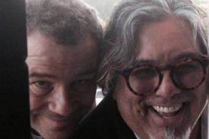 LUCE, MOTORE, AZIONE: &Egrave; TUTTO PRONTO PER IL VIA DELLE RIPRESE DI &ldquo;THE DUEL OF WINE&rdquo;, IL SECONDO FILM CHE HA PER PROTAGONISTA IL CELEBRE SOMMELIER CHARLIE ARTURAOLA, REDUCE DAL SUCCESSO DE &ldquo;IL CAMMINO DEL VINO&rdquo;. CON TANTA ITALIA SUL GRANDE SCHERMO