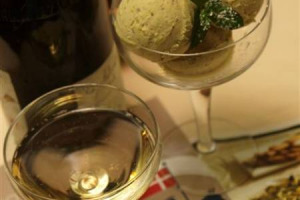 ARTIGIANALE SIGNIFICA GENUINO E DI QUALITÀ, ALMENO SE SI PARLA DI GELATO. ITALIANI SEMPRE PIÙ AFFEZIONATI AI GUSTI CLASSICI PROPOSTI DAI MASTRI GELATIERI ARTIGIANALI, SEMPRE PIÙ ATTENTI A SODDISFARE PARTICOLARI ESIGENZE DELLA CLIENTELA
