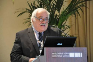 Il futuro della viticoltura italiana, ed europea, nelle riflessioni, a WineNews, del professor Attilio Scienza. &ldquo;Il cambiamento climatico va affrontato, puntando sulla genetica, sulla ricerca e su una viticoltura diversa, imparando dalla storia&rdquo;