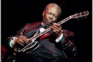 ANCHE LA PI&Ugrave; GRANDE LEGGENDA VIVENTE DEL BLUES AVR&Agrave; IL SUO VINO: ARRIVA SUL MERCATO LA &ldquo;THE B.B. KING SIGNATURE COLLECTION&rdquo;, UN ROSSO ED UN BIANCO, PRODOTTI IN SPAGNA, CON B. B. KING IN ETICHETTA