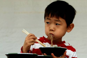 Luoghi comuni alimentari? Risponde il network Sial col “Food 360”, report che ha sondato le abitudini di oltre 100.000 cittadini di tutto il mondo, dall’orto fai-da-te all’attenzione alla sostenibilità, dall’uso del web alla scelta di prodotti locali