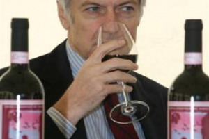 IL BAROLO TORNA A PALAZZO: VENDEMMIA 2004 DAL 18 AL 20 SETTEMBRE DI SCENA A TORINO. SPECIALE “PARTITA” DI BOTTIGLIE DEDICATA A DE BORTOLI, DIRETTORE “IL SOLE 24 ORE”, VESTITA CON ETICHETTA DISEGNATA DA SILVESTRI, “PAPÀ” DI LUPO ALBERTO E CATTIVIK