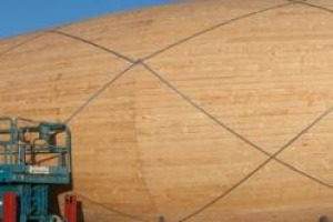 &Egrave; in Languedoc la botte pi&ugrave; grande del mondo. Si trova a Ch&acirc;teau Puech Haut ed &egrave; stata commissionata dal proprietario G&eacute;rard Bru. Costruita dalla falegnameria Noussyet, misura 12 metri di lunghezza, 6 metri di diametro e pesa 40 tonnellate