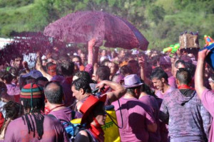 Promozione & feste popolari: 11.000 litri di vino usati come &ldquo;munizioni&rdquo; per la &ldquo;Gran Batalla del Vino Toro&rdquo; (come quella di Haro, nella Rioja), promossa dal Comune che d&agrave; il nome alla Denominazione enoica spagnola tra Zamora e Valladolid