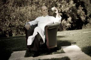 Menu da “30 minuti ad un’ora”, per mangiare “fast” con una qualità “slow”: all’Aeroporto di Fiumicino ha aperto “Attimi”, il ristorante a tempo firmato dallo chef tristellato Michelin Heinz Beck con Chef Express