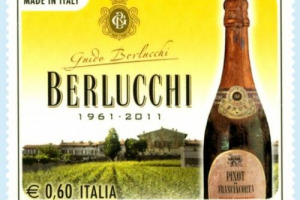 DA POSTE ITALIANE UN FRANCOBOLLO LE BOLLICINE BERLUCCHI. L&rsquo;INIZIATIVA DI POSTE ITALIANE DEDICATA ALL&rsquo;AZIENDA DI BORGONATO, ICONA DEL &ldquo;MADE IN ITALY&rdquo;