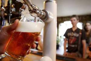 AssoBirra: nel 2014, nonostante la crisi e un contesto fiscale non favorevole, la birra italiana ha visto salire la produzione del 2% sull’anno precedente, trainata anche dalla buona performance dell’export (+3,5%), ma i consumi rimangono “piatti”