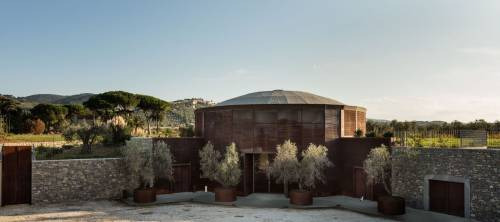 La cantina di Campo alle Comete di Feudi di San Gregorio a Bolgheri