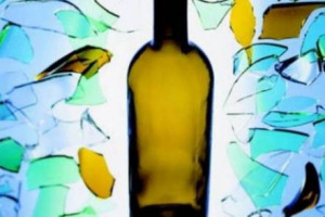 Vecchie soluzioni per nuove sfide: torna in Italia il vuoto a rendere, la possibilità di riciclare le bottiglie vuote nei locali pubblici in cambio di una cauzione. Prassi già in uso 50 anni fa, fu abbandonata per i recipienti monouso