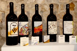 METTI UN MOSAICO IN ETICHETTA: NASCONO 24 ESEMPLARI UNICI DI VINI CON ETICHETTE MUSIVE DALL&rsquo;INCONTRO DI DUE GRANDI TRADIZIONI MADE IN FRIULI. SONO I PROTAGONISTI DEL CONCORSO &ldquo;FRIULANO & FRIENDS&rdquo; FIRMATI DALLA SCUOLA MOSAICISTI DEL FRIULI BY ERSA