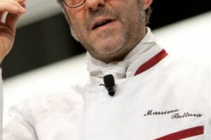 Dalla “rossa” Emilia alla Cuba di Fidèl Castro: ma questa volta il collegamento non è la politica, bensì la cucina d’autore del più grande chef italiano, Massimo Bottura, che punta a la “Isla” con i colleghi Arduiz (Spagna) e Olvera (Messico)