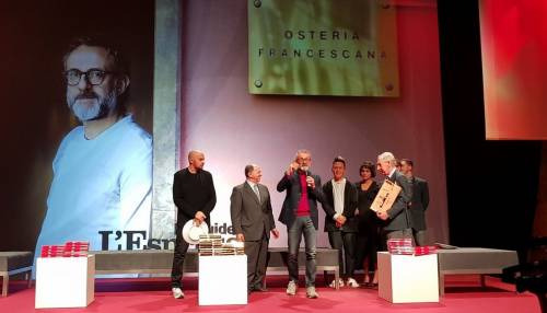 Ancora Massimo Bottura alla presentazione della Guida I Ristoranti d’Italia de L’Espresso