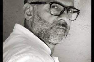 Torino città stellata e gourmet: arriva anche Massimo Bottura, con il suo Refettorio, rete di ristoranti solidali già presenti a Milano e Modena. Lo chef tristellato si aggiunge così ai prestigiosi nomi di Baronetto, Scabin e Cannavacciuolo