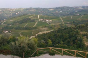 Continua il &ldquo;risiko&rdquo; nelle Langhe Patrimonio Unesco: Poderi Colla, nome storico del vino piemontese, ha acquistato la cantina e 2 ettari a Barbera di Cascina Bricco Bomp&egrave; (Alba) da Achille Boroli. Che dice a WineNews: &ldquo;mi concentro solo sul Barolo&rdquo;