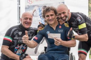 200 chilometri in bicicletta da Montalcino a Marina di Massa, per solidariet&agrave;: dalla griffe del Brun