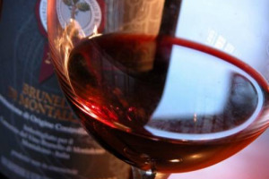 Anteprima WineNews: &ldquo;3 stelle&rdquo; alla vendemmia 2014 del Brunello di Montalcino. Stando ai rumors: &egrave; questo il rating che sar&agrave; ufficializzato a &ldquo;Benvenuto Brunello&rdquo;, di scena da domani a Montalcino con l&rsquo;annata 2010, una delle pi&ugrave; grandi di sempre