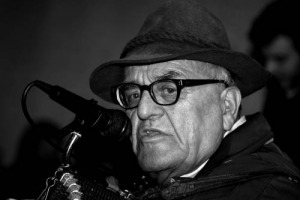 Vino e cibo tipici di un territorio entrano a far parte della tradizione, e degli stornelli: Bruno Carbone, 80 anni, ancora canta quelli delle Langhe, sfidando et&agrave; e problemi di salute. &Egrave; l&rsquo;ultimo cantastorie delle Langhe, e uno degli ultimi italiani