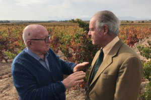 Da una parte il boom troppo repentino delle quotazioni di certi vigneti, dall&rsquo;altra le difficolt&agrave; di crescere per via dei limiti Ue per i nuovi impianti: a WineNews, le riflessioni di due &ldquo;signori&rdquo; del vino italiano, Bruno Ceretto e Piero Antinori