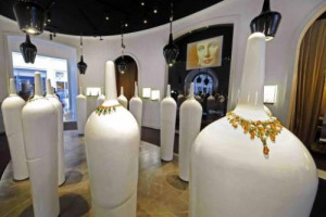 SE IL GRUPPO LVMH VOLA GRAZIE ALLA DIVISIONE WINE & SPIRITS: BILANCIO 2012 A +19% SUL 2011 PER LA MULTINAZIONALE DEL LUSSO, MA L&rsquo;EXPLOIT NON LO FANNO LOUIS VUITTON E BULGARI, MA KRUG, DOM PERIGNON, M&Ouml;ET & CHANDON, SOPRATTUTTO SUL MERCATO CINESE