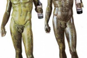 SI SCRIVE CALABRIA, MA &Egrave; ANCORA &ldquo;ENOTRIA&rdquo;. LA TERRA DEL VINO PER ANTONOMASIA NON &Egrave; SOTTO I RIFLETTORI, MA POSSIEDE GRANDI TESORI ENOICI. PROVA A FARLI CONOSCERE &ldquo;EUVITE&rdquo;, ASSOCIAZIONE DI CINQUE AZIENDE DEL TERRITORIO