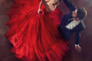 Campari alza il velo sugli scatti del Calendario 2015, “Mythology Mixology”, edizione n. 16 dell’iniziativa che quest’anno ha come protagonista l’attrice francese Eva Green, ed è dedicato alla celebrazione della storia del brand e dei suoi cocktail