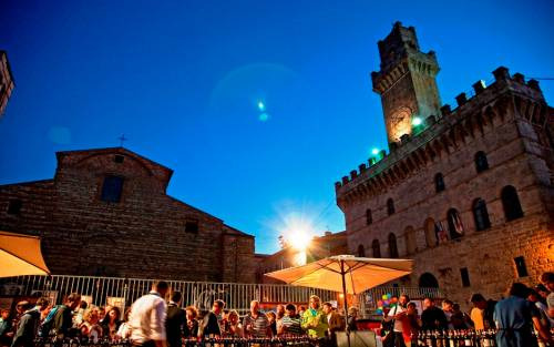 In piazza a Montepulciano