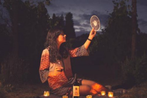 Dalla prima volta a Madonna di Campiglio e Cagliari a 20 anni in Umbria, dai portici a Bolzano ai vini di Bastianich a Grado, da Barolo ai navigli a Milano, da citt&agrave; d&rsquo;arte toscane a Taranto e i Bagli di Sicilia, ecco &ldquo;Calici di Stelle&rdquo; (3-14 agosto)