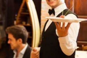 Agosto, vacanza mia non ti conosco. Crescono i locali che restano aperti durante le ferie: l’89% dei ristoranti e il 72% dei bar. Per la Federazione Italiana Pubblici Esercizi è un segno della ripresa del comparto turistico: +1,5% sull’estate 2016