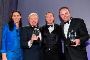 Angelo Gaja per la carriera, Cantine Ferrari come Cantina Europea dell&rsquo;Anno: la New York Public Library, sulle note del re dell&rsquo;R &lsquo;n B John Legend, ha celebrato i vincitori degli Oscar del vino, i Wine Star Awards 2015 di &ldquo;Wine Enthusiast&rdquo;