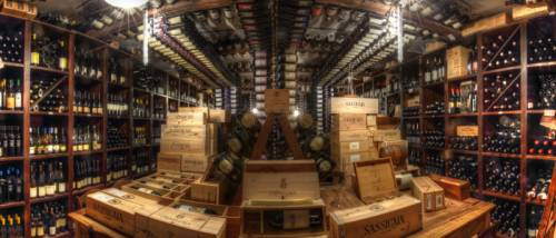 Uno scrigno che custodisce i più importanti vini delle Langhe, italiani e del mondo