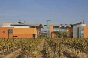 Congresso Assoenologi - Il Jess S. Jackson Sustainable Winery Building dell&rsquo;Universit&agrave; di Davis (California) dimostra che in cantina, con la tecnologia, si pu&ograve; essere autosufficienti per acqua ed energia. Il racconto di Ron Christopher Runnebaum