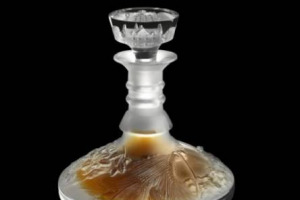 ECCO IL WHISKY DEI RECORD: È IL “MACALLAN”, AFFINATO TRA IL 1942 E IL 1946, NELLO SPECIALE DECANTER “LALIQUE CIRE PERDUE”, BATTUTO ALL’ASTA DI SOTHEBY’S PER 460.000 DOLLARI. E IL RICAVATO SERVIRÀ PER FORNIRE DI ACQUA I PAESI IN VIA DI SVILUPPO