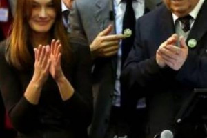 L&rsquo;ATTRICE FRANCESE CLOTILDE COURAU SAR&Agrave; LA PRESIDENTE DELL&rsquo;ANNUALE ASTA DEI VINI DELL&rsquo;OSPIZIO DI BEAUNE, MA LE CONDIZIONI CRITICHE DELLA VENDEMMIA 2013 RISCHIANO DI INFLUIRE NEGATIVAMENTE SUL RISULTATO