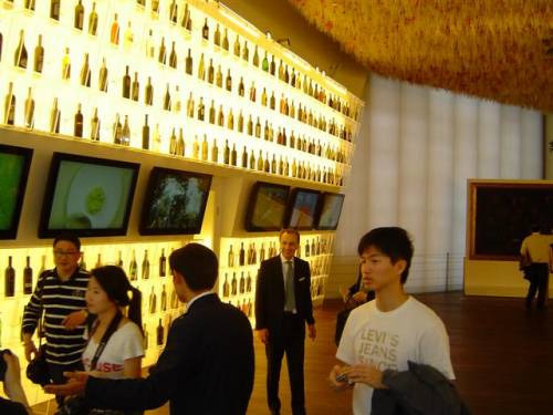 Al centro il direttore di Enoteca Italiana Fabio Carlesi