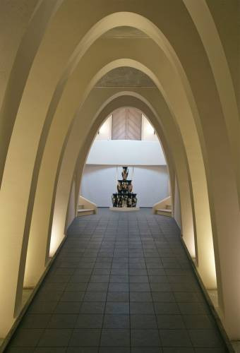 La collezione d’arte in cantina, tra i vigneti del Brunello, a Montalcino