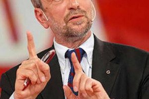 I “BUONI VENDEMMIA” SONO AL TRAGUARDO: IL MINISTRO DEL LAVORO CESARE DAMIANO LANCIA DA MONTALCINO UN MODERNO STRUMENTO PER AGEVOLARE L’OCCUPAZIONE IN AGRICOLTURA, VOLTO DA AIUTARE LAVORATORI ED IMPRESE A COMBATTERE EVASIONE FISCALE E LAVORO NERO