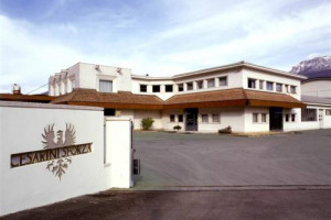 RUMORS - PREMI SPECIALI BY &ldquo;VINI D&rsquo;ITALIA&rdquo; GAMBERO ROSSO: CANTINA? SELLA&MOSCA. VITICOLTORE? LIBRANDI. ROSSO? SASSICAIA. BIANCO? COF SAUVIGNON ZUC VOLPE PASINI. DOLCE? CHAMBAVE MUSCAT FL&Eacute;TRI LA VRILLE. BOLLICINA? AQUILA REALE RISERVA CESARINI SFORZA