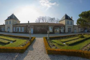 Quando vecchio mondo enoico e nuove tecnologie si incontrano: Ch&acirc;teau Paveil de Luze (Margaux) decide di ampliare la propria offerta di accoglienza, e sbarca su Airbnb per assicurarsi un pubblico pi&ugrave; ampio, pi&ugrave; giovane e allergico agli intermediari