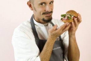 I migliori chef del mondo incoronano la cucina di Francia: i 2 e 3 stelle del pianeta eleggono Michel Troisgros al vertice della “The Chef 100” 2018. 41 francesi in classifica, 9 italiani: il migliore Enrico Crippa del Piazza Duomo di Alba al n. 7